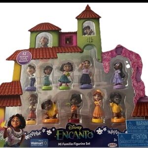 Disney Encanto Mi Familia 12 Piece Figurine Set